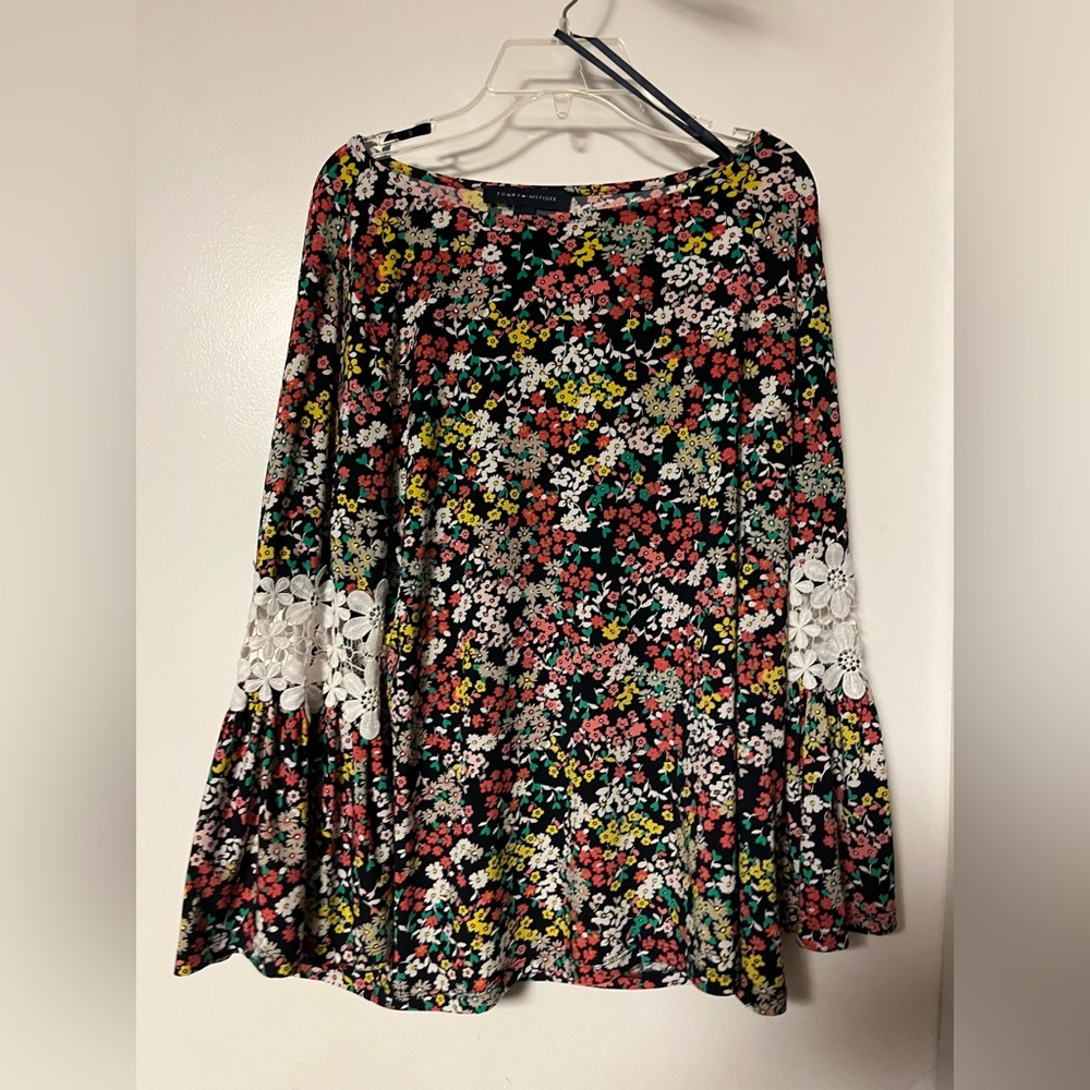 Tommy Hilfiger blouse large in women’s